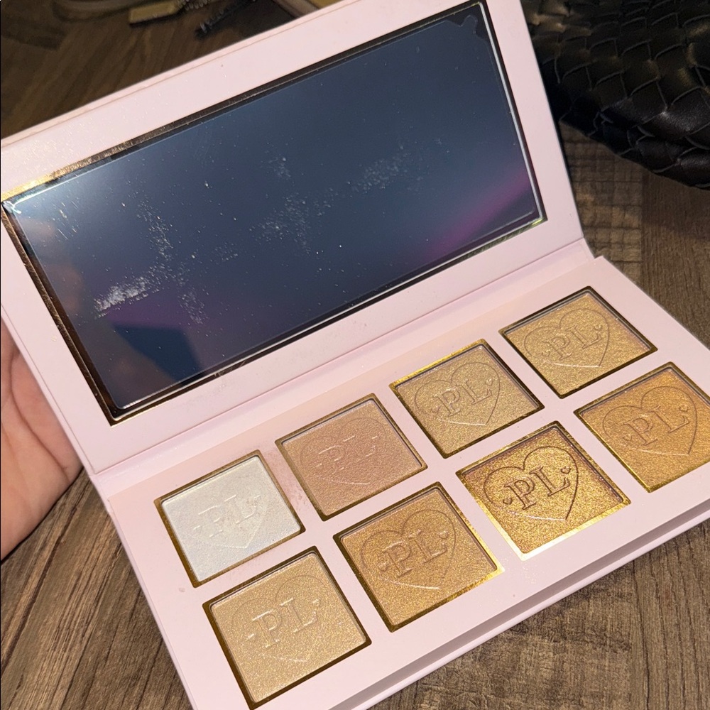 Radiant Glow Highlighter Palette - Gold and Cream